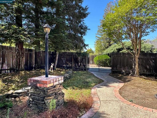 2128 San Miguel Dr, Walnut Creek, CA 94596