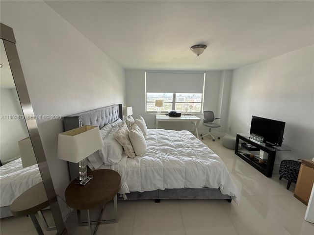 2780 NE 183rd St 2107, Aventura, FL 33160