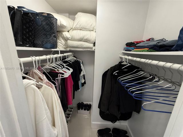 2780 NE 183rd St 2107, Aventura, FL 33160