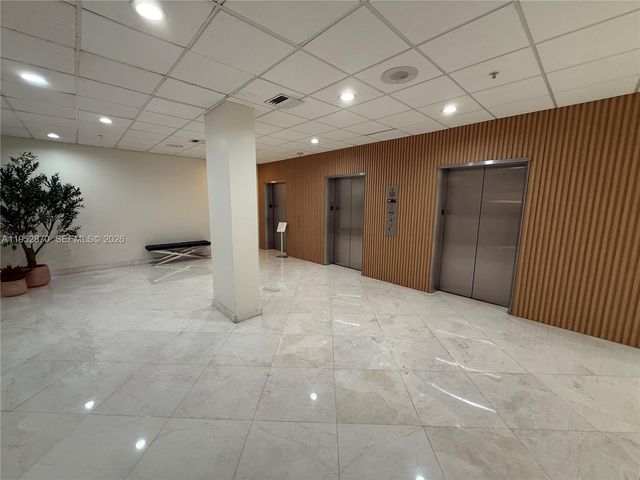 2780 NE 183rd St 2107, Aventura, FL 33160