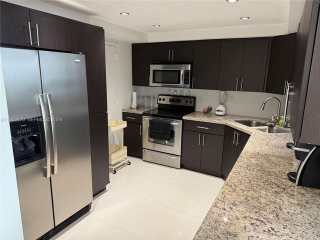 2780 NE 183rd St 2107, Aventura, FL 33160