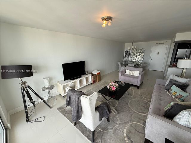 2780 NE 183rd St 2107, Aventura, FL 33160