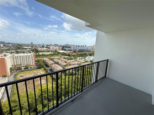 2780 NE 183rd St 2107, Aventura, FL 33160