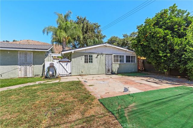 2262 Academy, Pomona, CA 91768