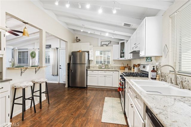 2262 Academy, Pomona, CA 91768