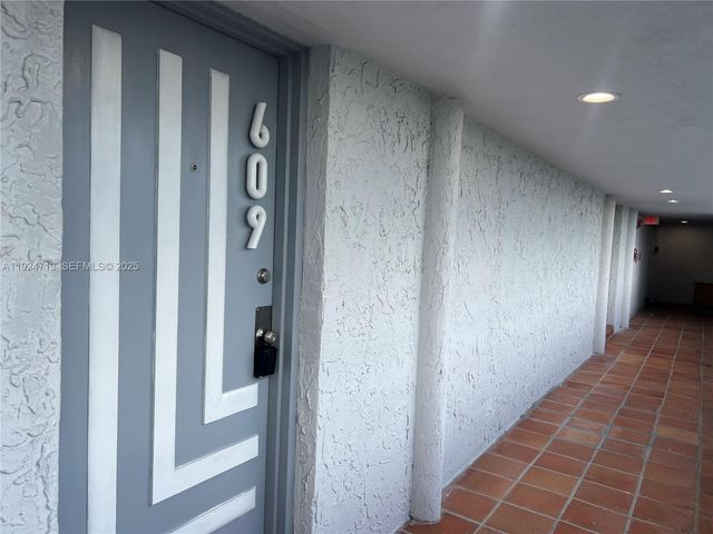 1650 NE 115th St 609, Miami, FL 33181