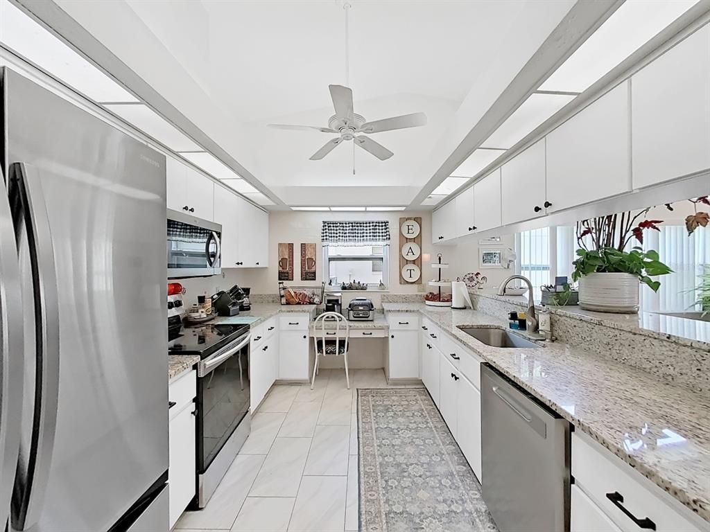 Image 10 of property listing at 5135 MUSSELSHELL DRIVE, New Port Richey, FL 34655