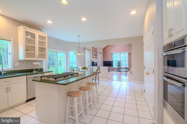 19 SHADOW DR, Princeton Junction, NJ 08550