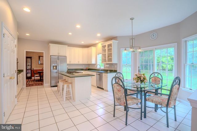 19 SHADOW DR, Princeton Junction, NJ 08550