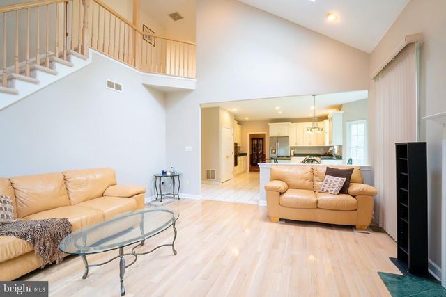 19 SHADOW DR, Princeton Junction, NJ 08550