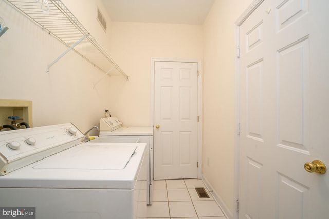 19 SHADOW DR, Princeton Junction, NJ 08550