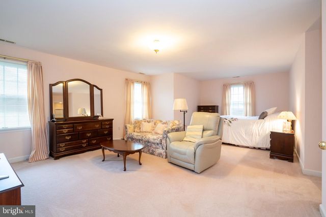 19 SHADOW DR, Princeton Junction, NJ 08550