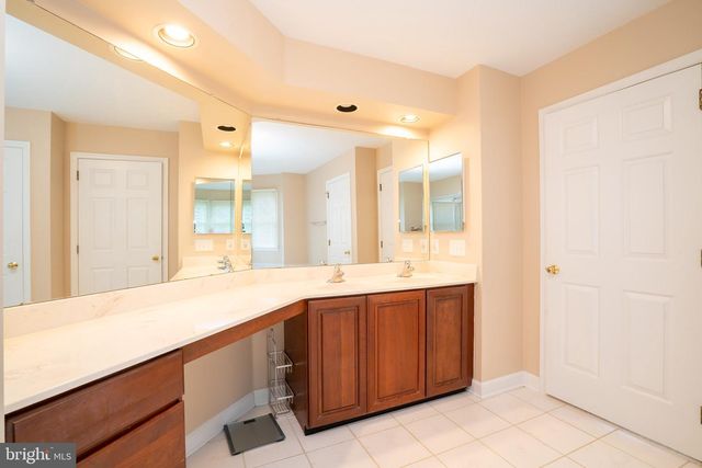 19 SHADOW DR, Princeton Junction, NJ 08550