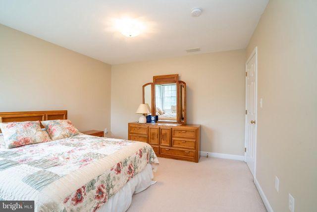 19 SHADOW DR, Princeton Junction, NJ 08550