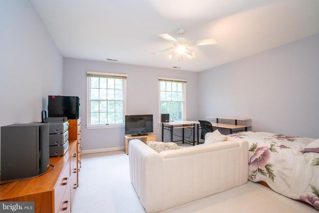 19 SHADOW DR, Princeton Junction, NJ 08550