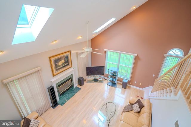 19 SHADOW DR, Princeton Junction, NJ 08550