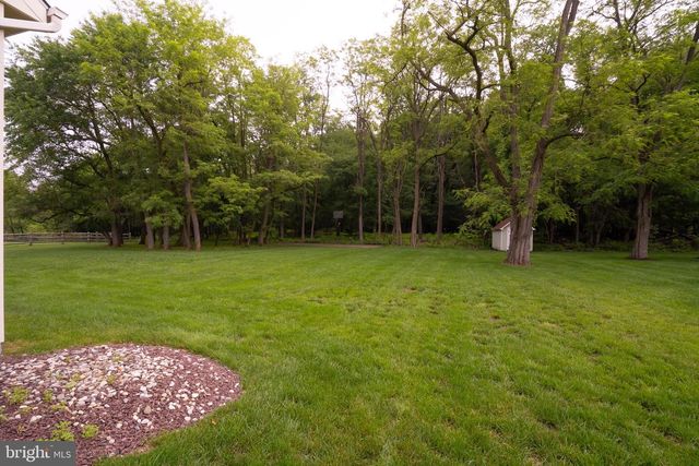 19 SHADOW DR, Princeton Junction, NJ 08550