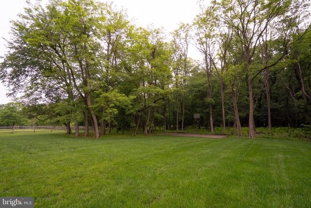 19 SHADOW DR, Princeton Junction, NJ 08550