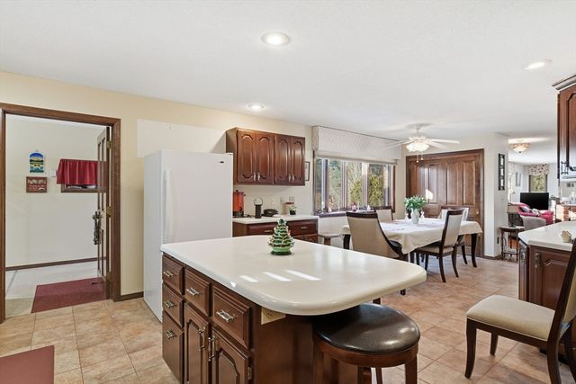 9 Jim Ash Rd, Palmer, MA 01069