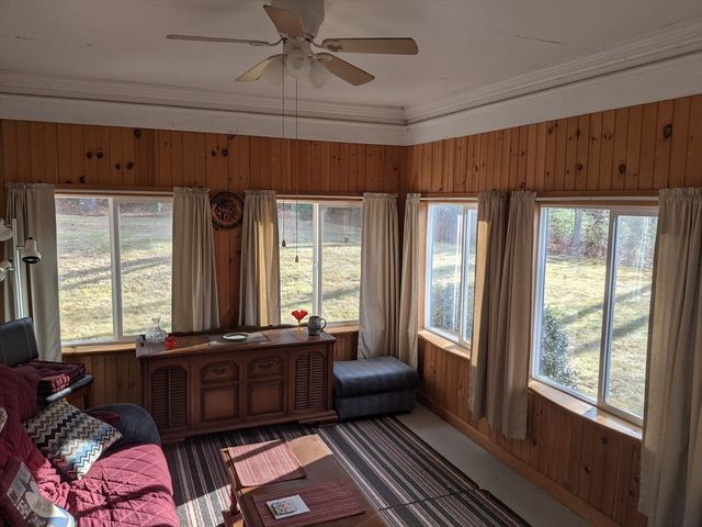 9 Jim Ash Rd, Palmer, MA 01069