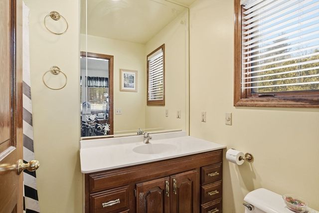 9 Jim Ash Rd, Palmer, MA 01069