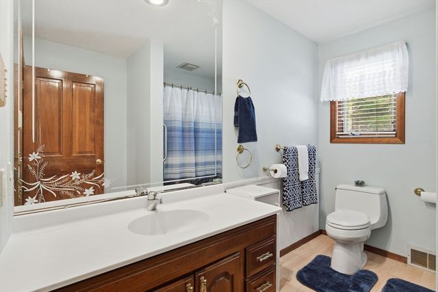 9 Jim Ash Rd, Palmer, MA 01069