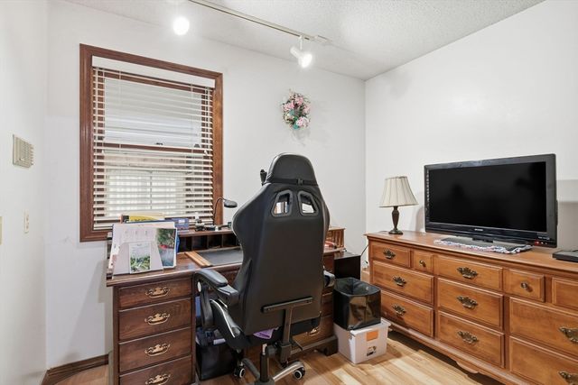 9 Jim Ash Rd, Palmer, MA 01069