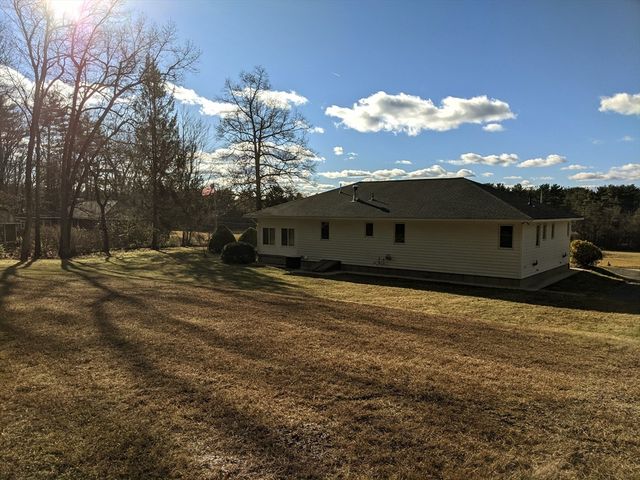 9 Jim Ash Rd, Palmer, MA 01069