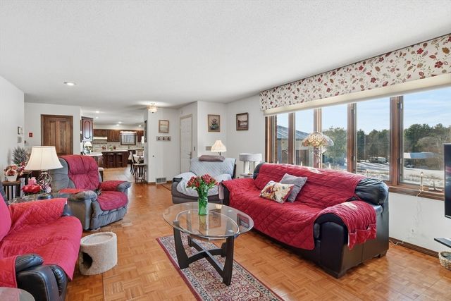 9 Jim Ash Rd, Palmer, MA 01069