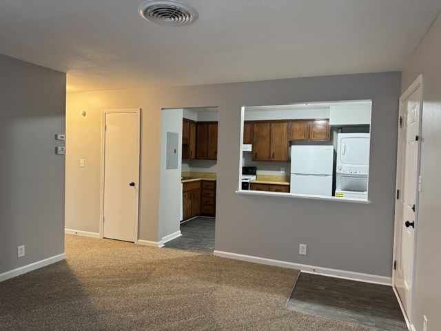 528 Main St Apt 8, Clarksville, TN 37040