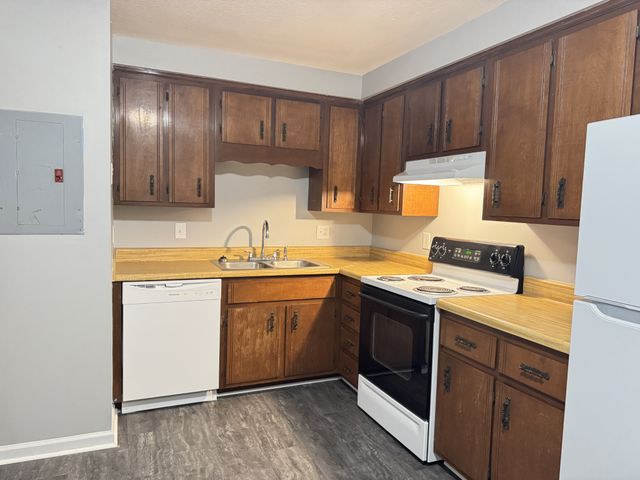 528 Main St Apt 8, Clarksville, TN 37040