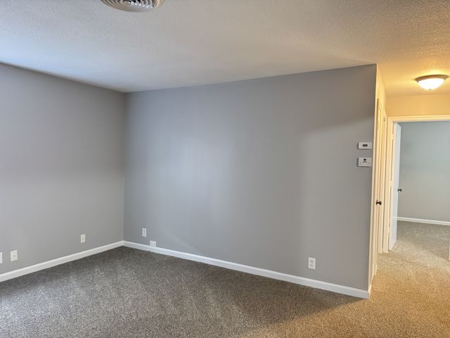 528 Main St Apt 8, Clarksville, TN 37040