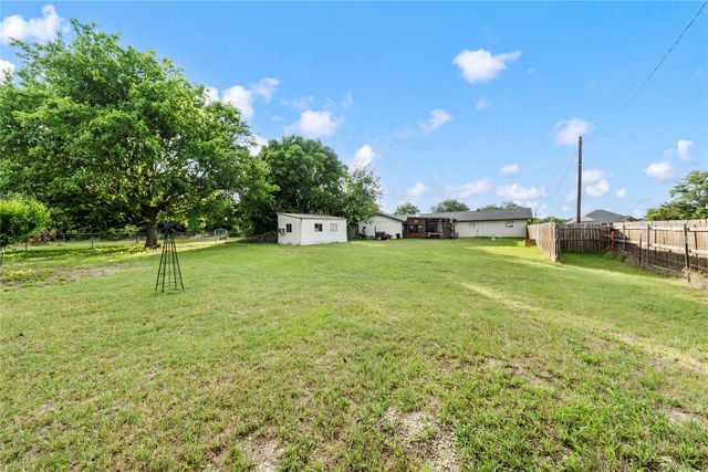 104 Melissa Street, Eddy, TX 76524