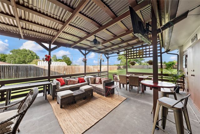 104 Melissa Street, Eddy, TX 76524