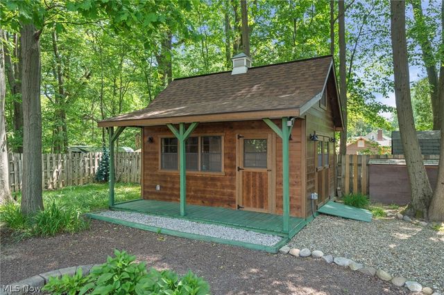3871 Greentree Road, Stow, OH 44224