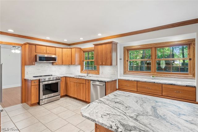 3871 Greentree Road, Stow, OH 44224