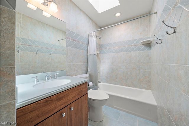3871 Greentree Road, Stow, OH 44224