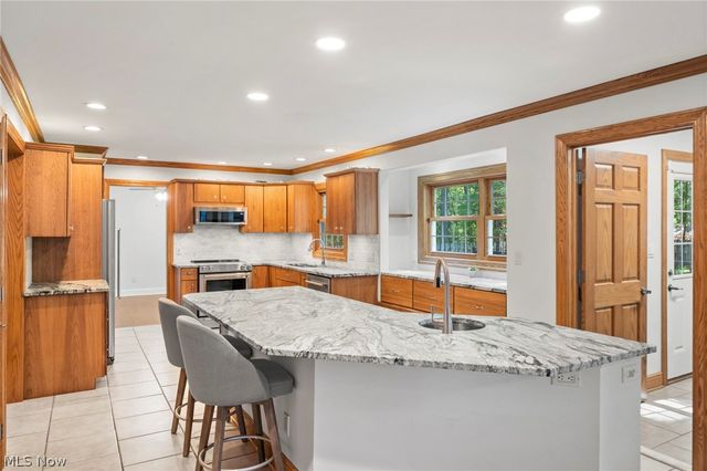 3871 Greentree Road, Stow, OH 44224