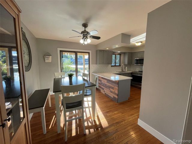 1253 Bamford Drive, Waterford, MI 48328