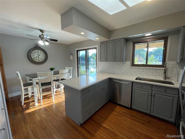 1253 Bamford Drive, Waterford, MI 48328