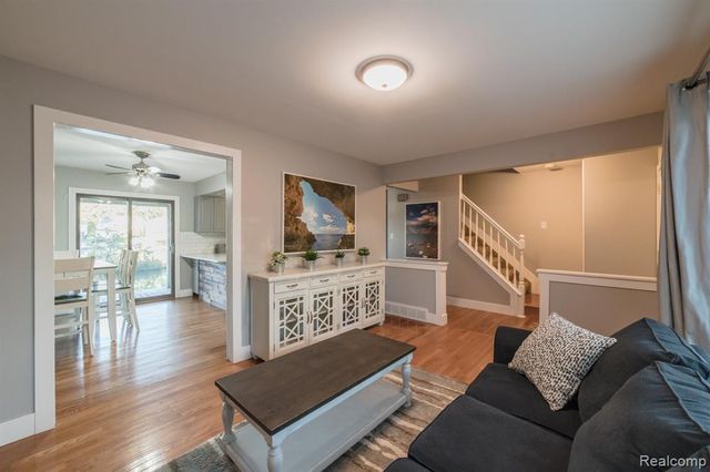 1253 Bamford Drive, Waterford, MI 48328