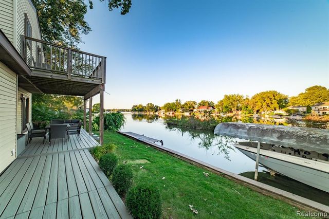 1253 Bamford Drive, Waterford, MI 48328