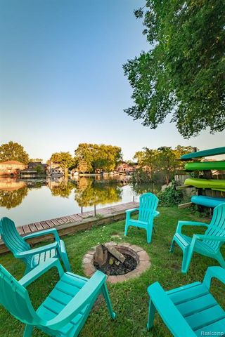 1253 Bamford Drive, Waterford, MI 48328