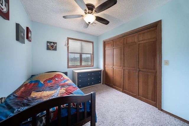 1611 E 119th St, Mulvane, KS 67110