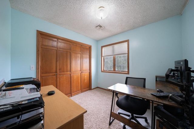 1611 E 119th St, Mulvane, KS 67110