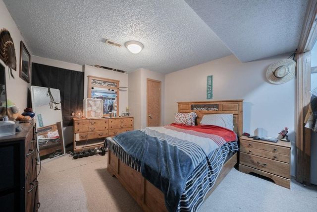 1611 E 119th St, Mulvane, KS 67110