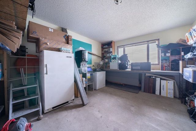 1611 E 119th St, Mulvane, KS 67110