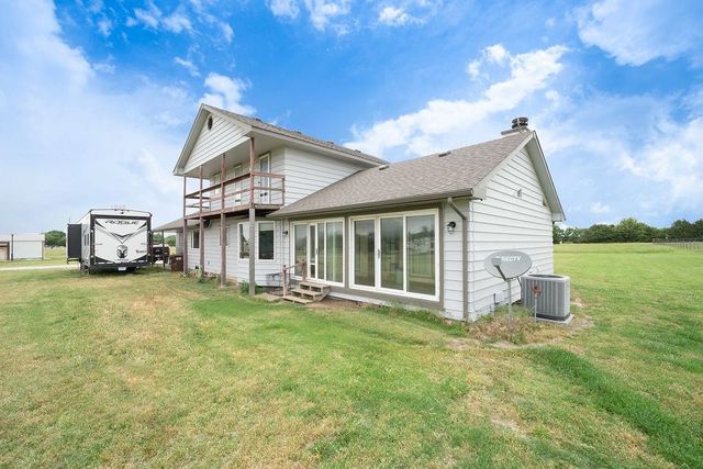 1611 E 119th St, Mulvane, KS 67110