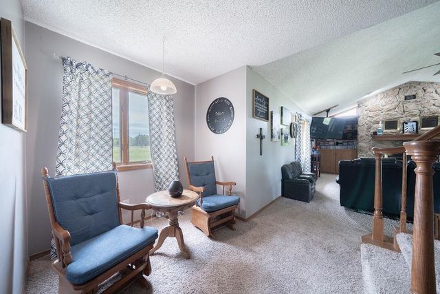 1611 E 119th St, Mulvane, KS 67110