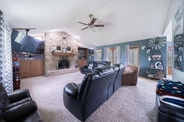 1611 E 119th St, Mulvane, KS 67110